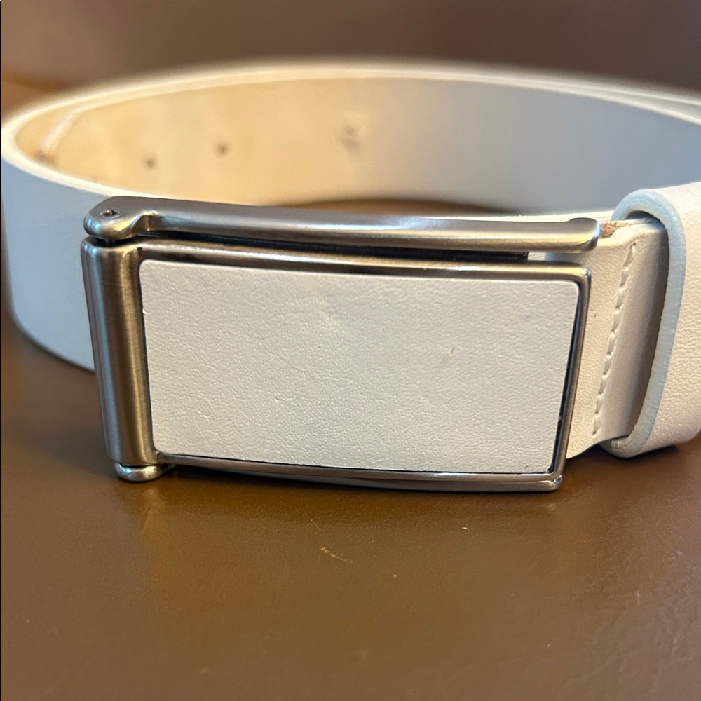Vintage Mondi White Belt with Silver Buckle Small